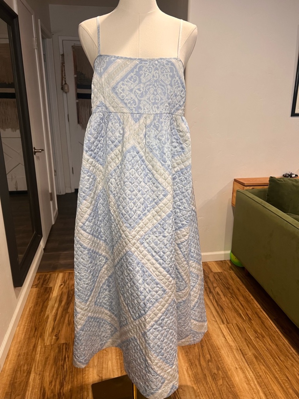 NWT En Saison Quilted Maxi Dress